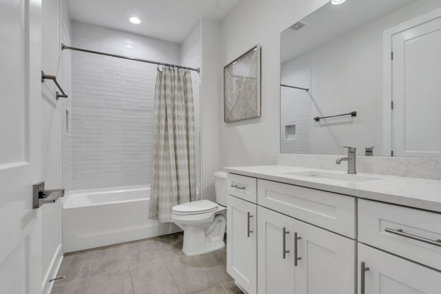 2176 Carson St Apt 24, Nashville, TN 37211