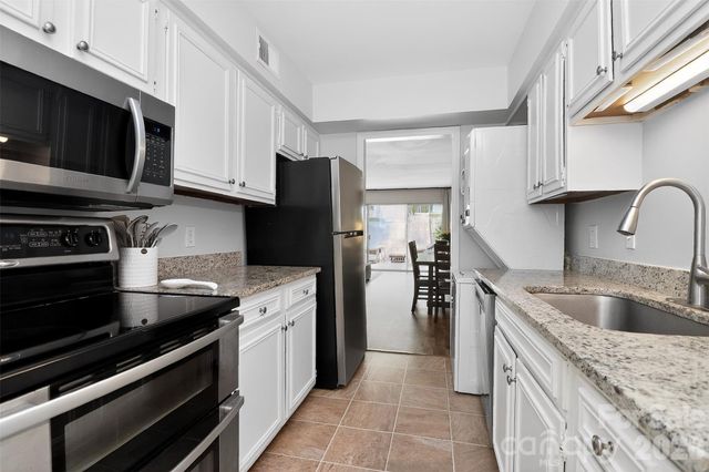 7124 Quail Meadow Lane, Charlotte, NC 28210