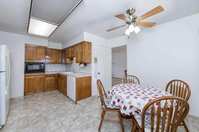 1817 W Santa Ana Avenue, Fresno, CA 93705