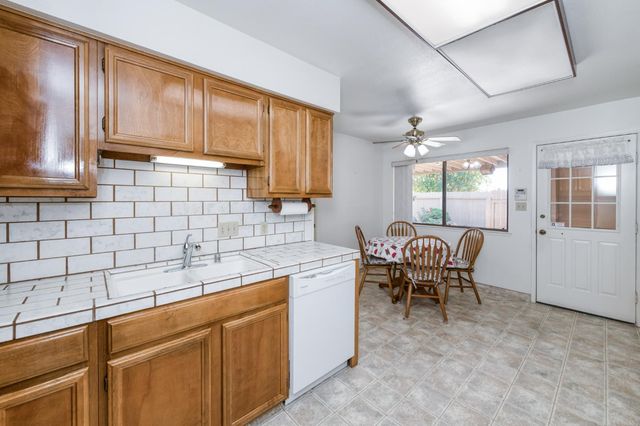 1817 W Santa Ana Avenue, Fresno, CA 93705