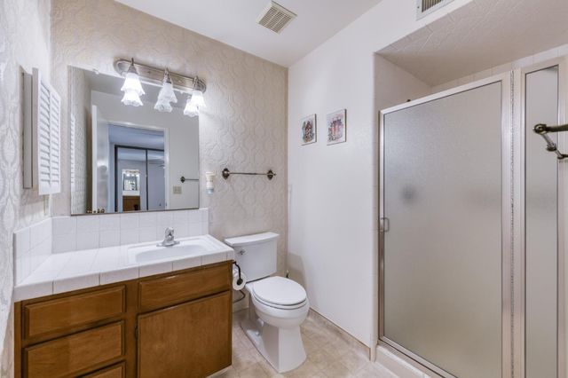 1817 W Santa Ana Avenue, Fresno, CA 93705