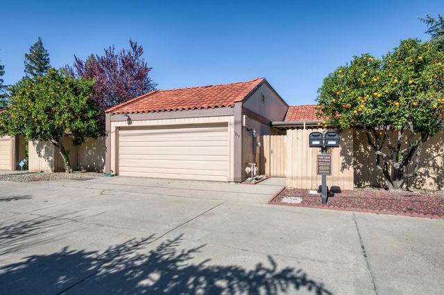 1817 W Santa Ana Avenue, Fresno, CA 93705