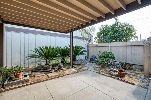 1817 W Santa Ana Avenue, Fresno, CA 93705