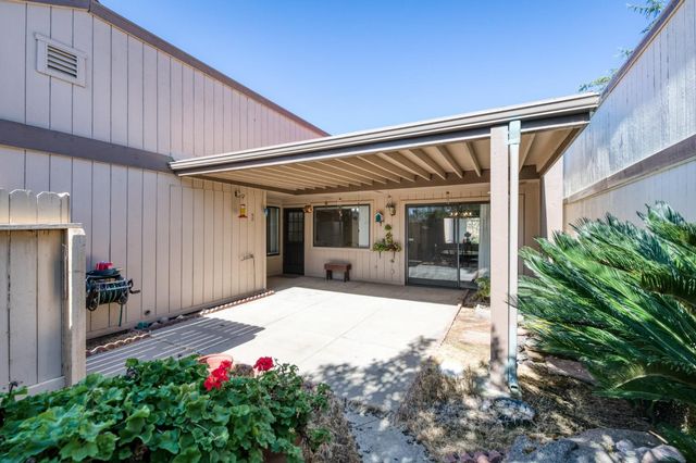 1817 W Santa Ana Avenue, Fresno, CA 93705