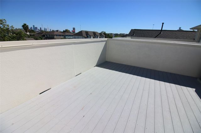 5506 E Petty Street, Houston, TX 77007