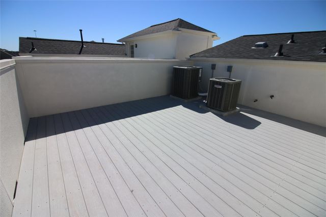 5506 E Petty Street, Houston, TX 77007