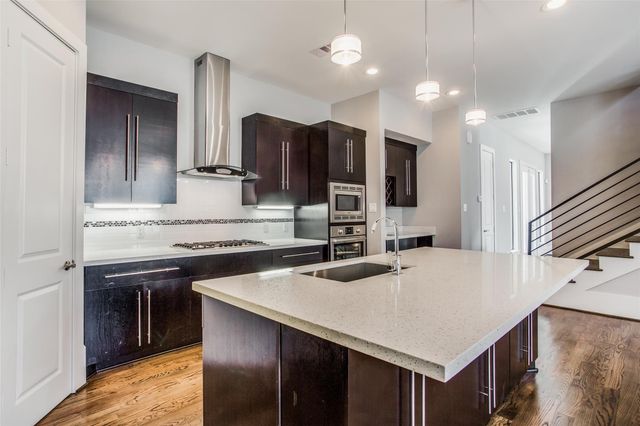 5506 E Petty Street, Houston, TX 77007