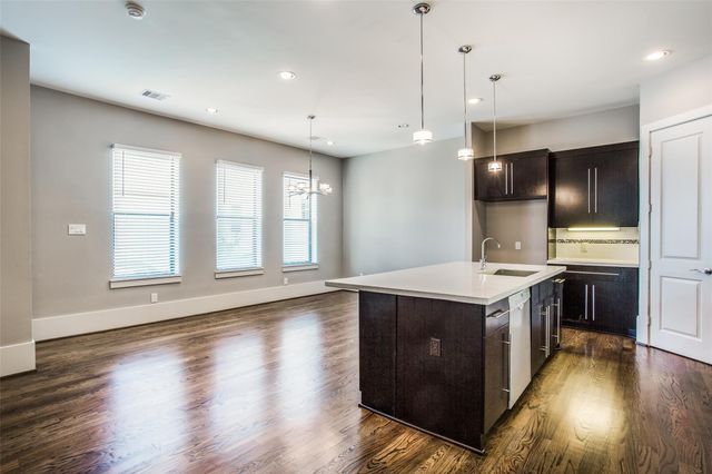 5506 E Petty Street, Houston, TX 77007