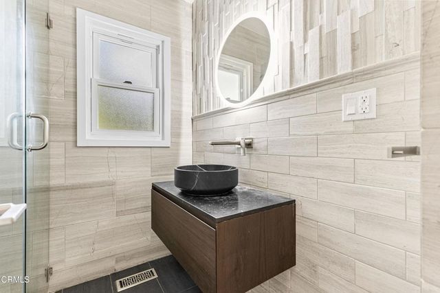 3323 Reta Street, La Crescenta, CA 91214