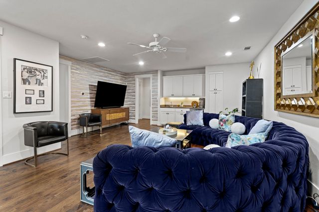 7102 Coronado Avenue, Dallas, TX 75214