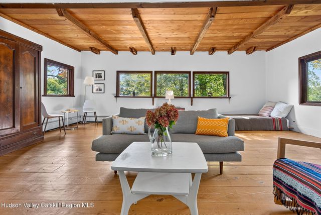 28 Ballantine Lane, Woodstock, NY 12409