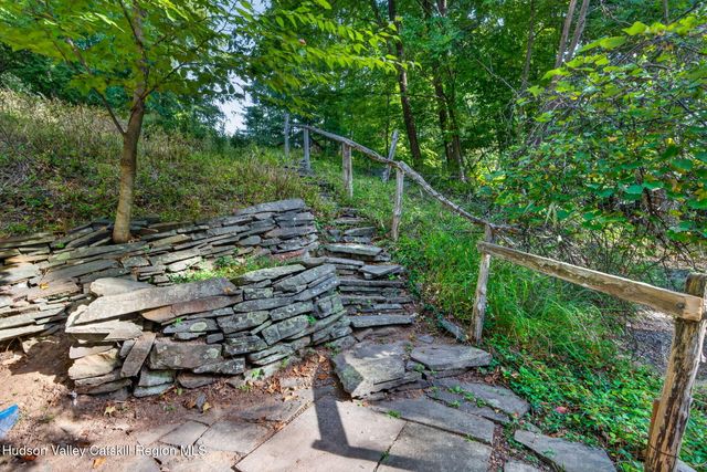 28 Ballantine Lane, Woodstock, NY 12409