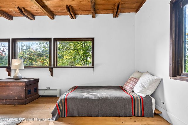 28 Ballantine Lane, Woodstock, NY 12409