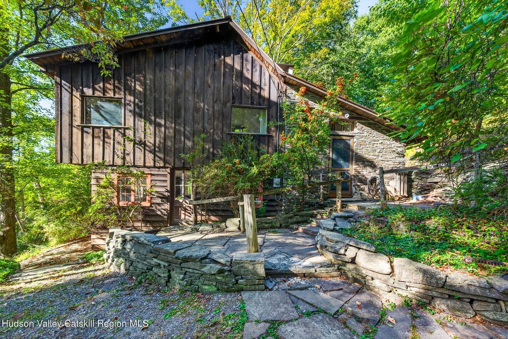 28 Ballantine Lane, Woodstock, NY 12409
