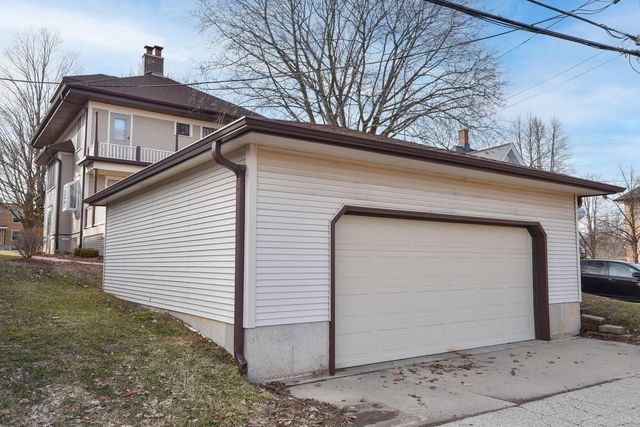 139 N 8th AVENUE, West Bend, WI 53095