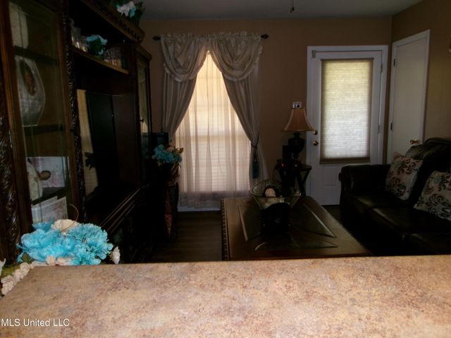 305 John Glenn Avenue, Natchez, MS 39120