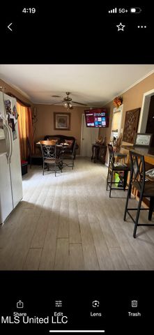 305 John Glenn Avenue, Natchez, MS 39120