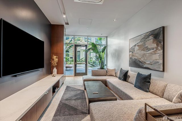 1688 Pine Street E1008, San Francisco, CA 94109