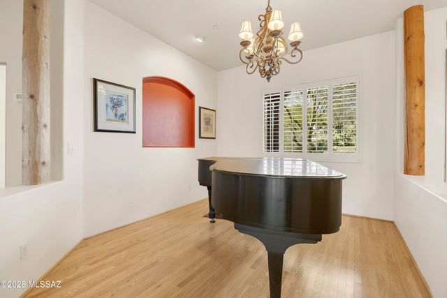 641 W Silver Eagle Court, Oro Valley, AZ 85755