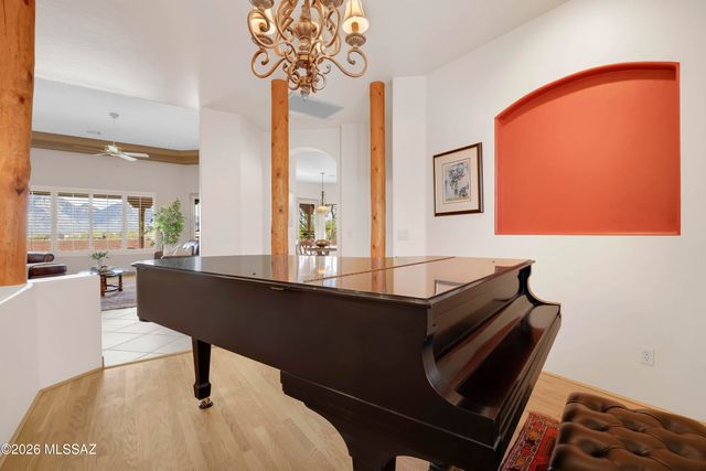 641 W Silver Eagle Court, Oro Valley, AZ 85755