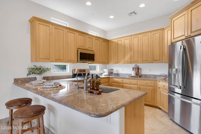 641 W Silver Eagle Court, Oro Valley, AZ 85755