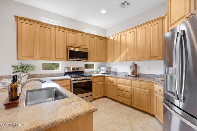 641 W Silver Eagle Court, Oro Valley, AZ 85755