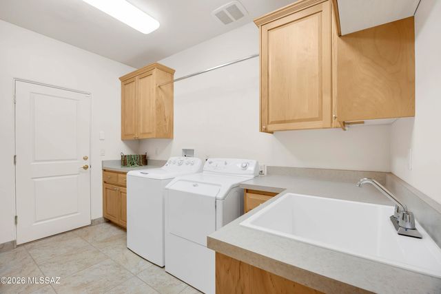 641 W Silver Eagle Court, Oro Valley, AZ 85755