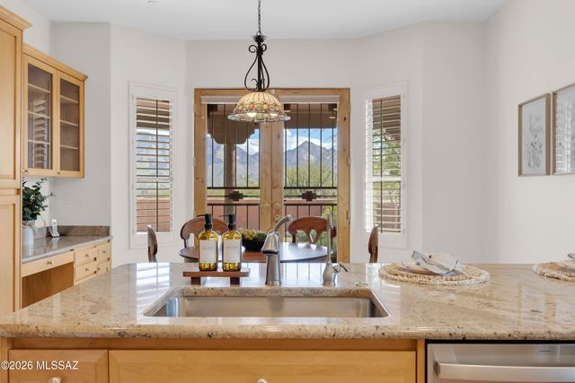 641 W Silver Eagle Court, Oro Valley, AZ 85755