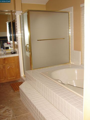 4110 Forest Hill Ct, Hayward, CA 94542