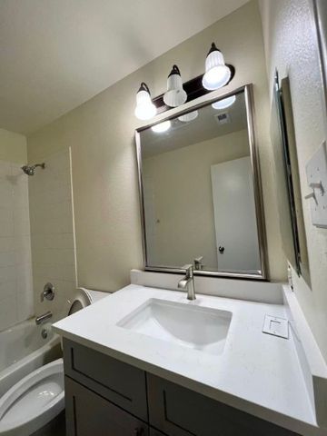9221 Goldenview Drive, Fort Worth, TX 76244