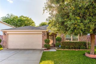 9221 Goldenview Drive, Fort Worth, TX 76244