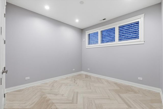850 W Lill Avenue 1, Chicago, IL 60614