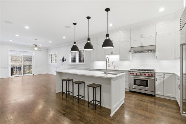 850 W Lill Avenue 1, Chicago, IL 60614