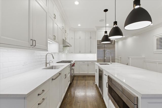 850 W Lill Avenue 1, Chicago, IL 60614
