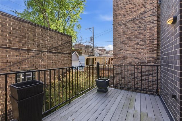 850 W Lill Avenue 1, Chicago, IL 60614