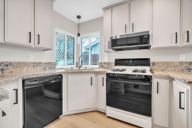 8173 Visalia Way, Sacramento, CA 95828