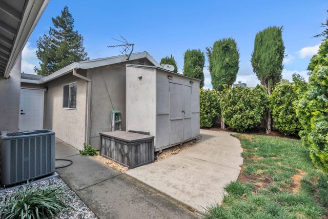 8173 Visalia Way, Sacramento, CA 95828