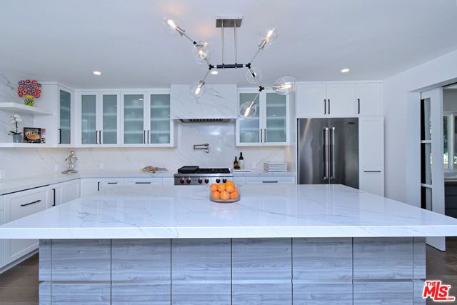 13413 Bayliss Road, Los Angeles, CA 90049