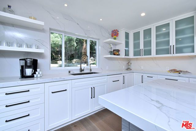 13413 Bayliss Road, Los Angeles, CA 90049