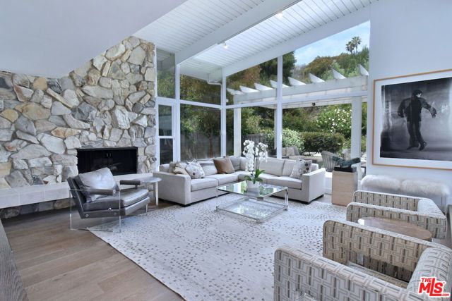 13413 Bayliss Road, Los Angeles, CA 90049