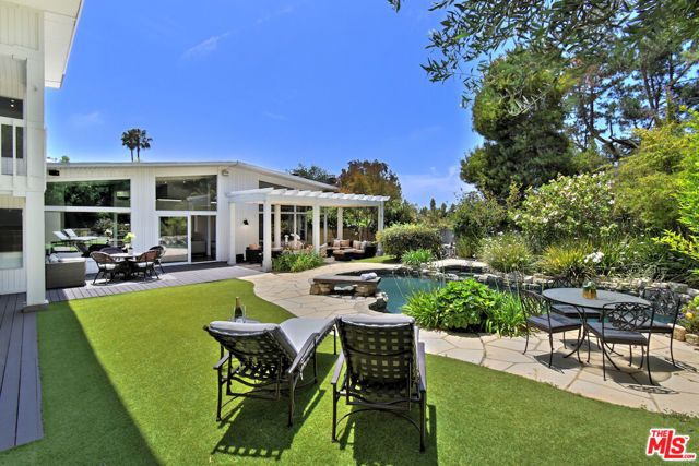 13413 Bayliss Road, Los Angeles, CA 90049