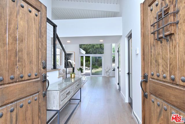 13413 Bayliss Road, Los Angeles, CA 90049