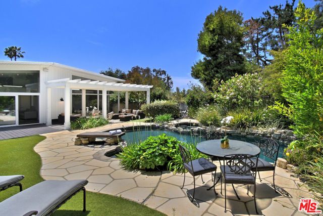 13413 Bayliss Road, Los Angeles, CA 90049