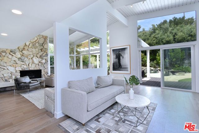 13413 Bayliss Road, Los Angeles, CA 90049