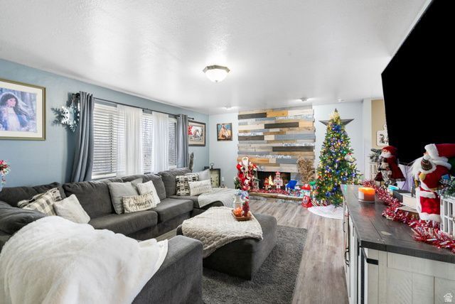 5076 S 4700 W, Hooper, UT 84315