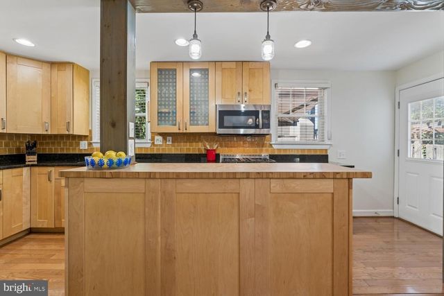 1002 N COLUMBUS ST N, Alexandria, VA 22314