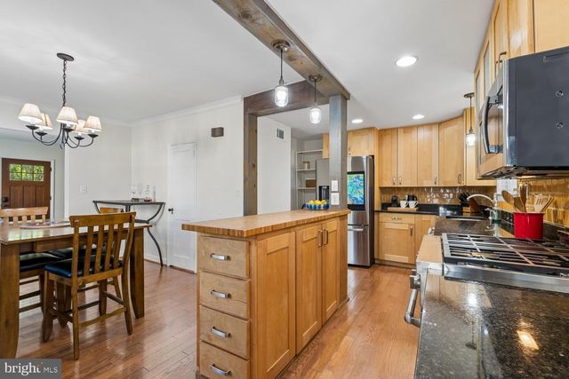 1002 N COLUMBUS ST N, Alexandria, VA 22314