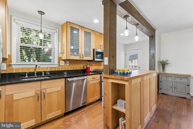 1002 N COLUMBUS ST N, Alexandria, VA 22314