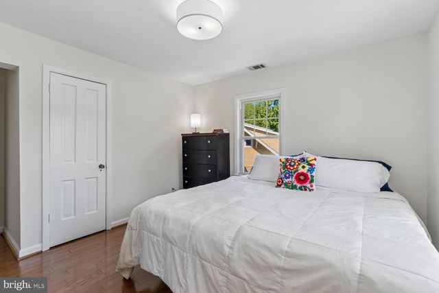 1002 N COLUMBUS ST N, Alexandria, VA 22314