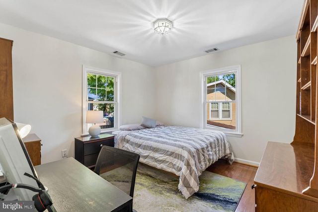 1002 N COLUMBUS ST N, Alexandria, VA 22314
